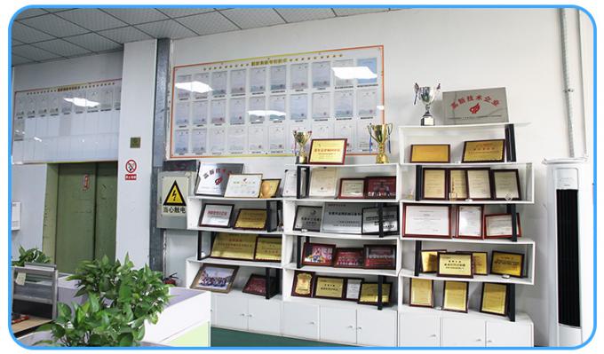 Macchina di lucidatura automatica di lamiere piatte in acciaio inossidabile su misura per specchiatura di superficie metallica / lucidatura e finitura della linea dei capelli 17