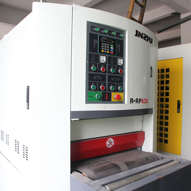 Macchina d'insabbiamento della cinghia regolabile elettrica per metallo con la cinghia di Burr Removal Edge Radiusing Wide del De-forte battitore di due sabbiatrici