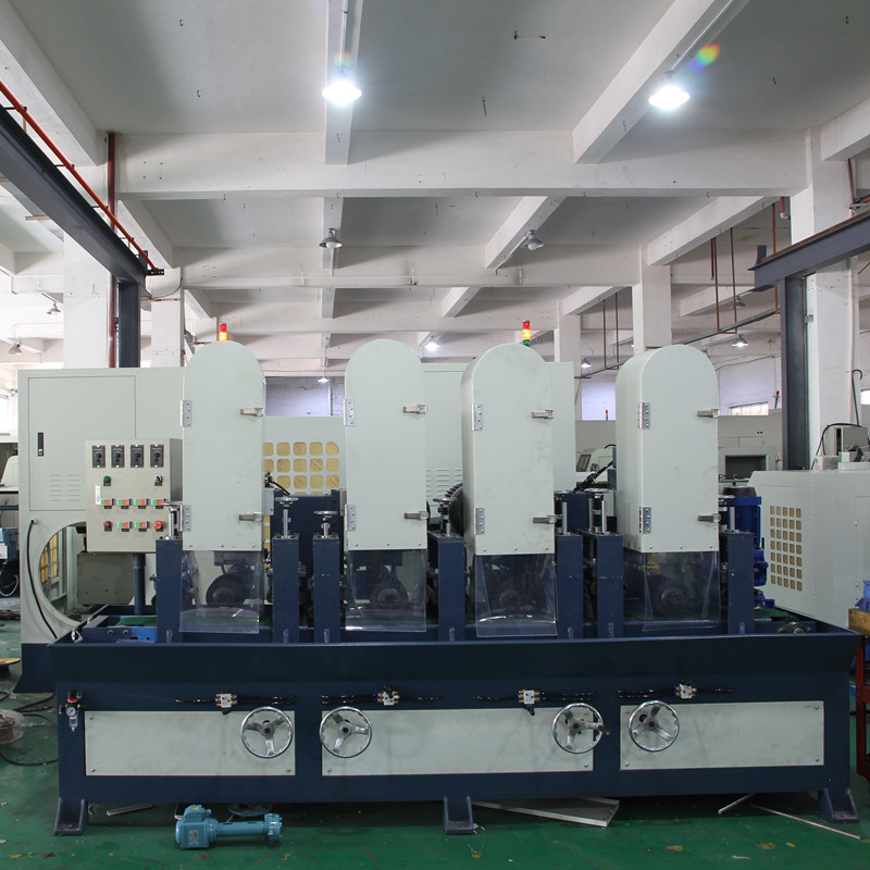 la macchina automatica di 150mm per la molatura delle superfici piane finisce i processi che frantumano la sbavatura di lucidatura del raso
