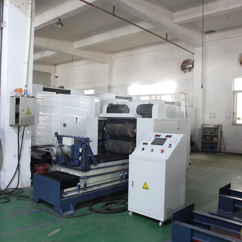Macchina di lucidatura automatica di tubi 32 mm 12,2 kW 2000 mm per alta produttività